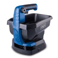 Der Akku-Handstreuer C-GSP800-X von Scheppach hat eine Streubreite von 5 Metern, ein Fassungsvermögen von 3,5 Litern und eine Flächenleistung von 800 Quadratmetern. Der Streuer ist mit einem Einstellrad für die Dosierung ausgestattet.