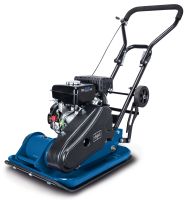 Rüttelplatte HP1300S Scheppach, seitliche Ansicht mit Motor und Griffen.