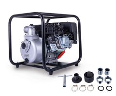 Benzin Wasserpumpe PWP32 Scheppach, Ansicht von vorne mit Zubehörteilen.