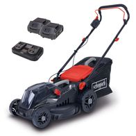 Der Akku-Rasenmäher BMP380-ProS von Scheppach mit zwei Akkus und Ladegerät. Der Mäher hat einen roten Sitz und große Räder. Die Akkus sind 20V und 40V. Der Mäher hat eine schwarze und rote Farbgebung.