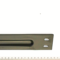 Gestellstrebe links/rechts 540mm, Ansicht von der Seite, mit Millimeter-Skala im Hintergrund.