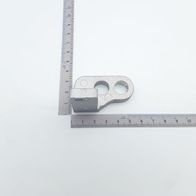 Rollenführungshalter von Scheppach, gezeigt von der Seite mit einem Lineal zur Größenmessung.