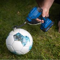 Inflationsgerät für Sportbälle mit integriertem Druckmesssystem für Scheppach-Produkte