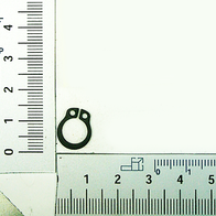 Scheppach-Sicherungsring (Circlip) mit integrierten Bohrungen für Befestigung