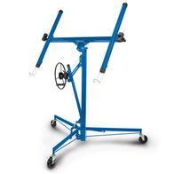 Der Trockenbaulift TBL400 von Scheppach hat einen Hebebereich von 1220 bis 3350 mm und ist um 60° neigbar. Maximal belastbar mit 68 kg.