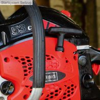 Startsystem Seilzug der Benzin-Kettensäge CSP5300 SE von Scheppach. Das Startsystem ermöglicht ein einfaches und zuverlässiges Starten der Säge.