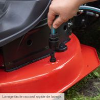 Einfacher Anschluss für schnelles Waschen. Der Schlauch kann schnell und einfach angeschlossen werden.