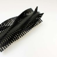 Scheppach-Bürstenwalze mit schwarzen Borsten, geeignet für verschiedene Reinigungsaufgaben.