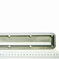 Scheppach Sägeblatteinlage kpl. von oben fotografiert. Die Einlage ist 38 cm lang und 5 cm breit.