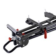 Scheppach-Werkzeugwagen mit zwei großen Rädern und einem Handgriff zum einfachen Transport. Der Wagen hat eine stabile Metallkonstruktion und rote Griffe für besseren Halt.