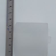 Ölmessbehälter von Scheppach, Ansicht von der Seite. Maße: ca. 5 cm breit und 5 cm hoch.