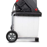 Der Häcksler GS59 von Scheppach, gezeigt von der Seite, mit einem großen Auffangbehälter und Rädern zur einfachen Bewegung.