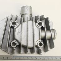 Zylinderkopf mit integrierten Bolzen und Befestigungslöchern für mechanische Verbindung