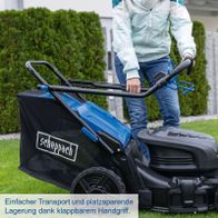 Klappbarer Handgriff für einfaches Transportieren und platzsparende Lagerung eines Scheppach-Akku-Rasenmähers