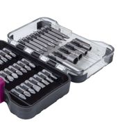 Ein Satz Scheppach-Bits in einem durchsichtigen Kunststoffkoffer mit pinkem Griff. Enthält verschiedene Arten von Bits, darunter Torx, Hex und Schlitz.