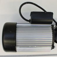 Elektromotor mit Ventilatorbläulauf und Anschlussklemmen für 230V 50Hz