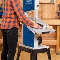 Scheppach-Bandsäge (HBS400) mit schrägem Arbeitsbett und Handbedienung im Werkstattumfeld