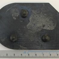 Gummifuß mit drei Befestigungspunkten, von oben fotografiert.