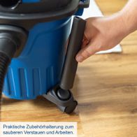 Praktische Halterung für Staubabdeckung und Arbeitsunterlage