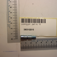 Sicherungsstift (Teilnummer 16) mit Beschriftung und Barcode