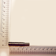 Scheppach-Messskala mit Messobjekt auf weißem Hintergrund