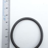 O-Ring Ø40mm x 3mm, von vorne gezeigt, neben einem Lineal zur Größenveranschaulichung.
