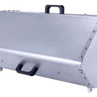 Metallkoffer mit zwei Griffen und vier Rollen, ideal für den Transport von Werkzeugen und Zubehör.