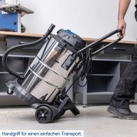 Der Elektro Nass-/Trockensauger VC50 von Scheppach verfügt über einen Handgriff für einfachen Transport, einen 3m langen Schlauch und ein 5m langes Anschlusskabel. Er hat ein Fassungsvermögen von 50 Litern und eine Saugkraft von 20kPa.