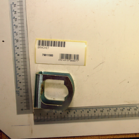 Klemmbügel kpl. (Artikelnummer 79011500) von Scheppach, gezeigt von der Seite neben einem Lineal zur Größenveranschaulichung.