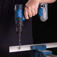 Die Scheppach Akku-Schlagbohrmaschine BC-CD60-X mit 19+1+1 Drehmomentstufen und einem Drehmoment von 60Nm. Die Schlagbohrmaschine ist mit einem brushless Motor ausgestattet.