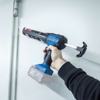Scheppach Akku-Kartuschenpistole mit LED-Anzeige und Handgriff für präzise Anwendung