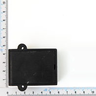 Schalterbox für Micro-Schalter, Ansicht von vorne, mit Befestigungslöchern oben und unten.