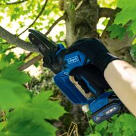 Scheppach-Präzisionswerkzeug mit ergonomischem Griff und integrierter Batteriehalterung