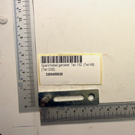 Genieteter Spannhebel mit Teilenummer 132 (Teil 68/32) und Barcode
