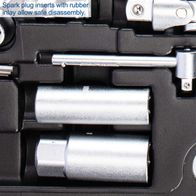 The Tool Kit TB94 by Scheppach includes spark plug inserts with rubber inlay for safe disassembly.
