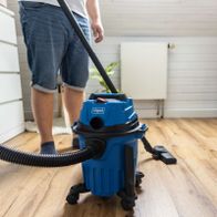 Scheppach Akku-Nass-/Trockensauger mit Akku und Ladegerät, 12-Liter-Beutel, 1,5 m Schlauch, inkl. Akku und Ladegerät