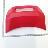 Vordere Abdeckung von Scheppach, Ansicht von vorne. Die Abdeckung ist etwa 20 cm breit und 15 cm hoch.