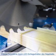 Präzise Schnittlinie durch LED-Schlagschatten des Sägeblattes auf Scheppach-Säge