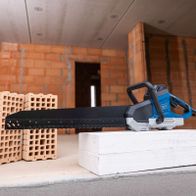 Elektro-Universalsäge AZE430 von Scheppach mit 55 cm Schwertlänge und 43 cm Schnittlänge, 1500 Watt Leistung, 2 m Anschlusskabel, inkl. Beschriftung zu Anwendungsmöglichkeiten