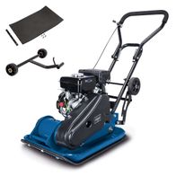 Rüttelplatte HP2300S mit 23 kN Verdichtungskraft, 5,6 PS Motorleistung und 82 kg Gewicht. Inklusive Matte und Fahrvorrichtung für einfache Handhabung.