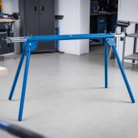 Scheppach-Untergestell mit klappbaren Beinen für die UMF1600-Mittelsäge, höhenverstellbar und stabil mit Clamps