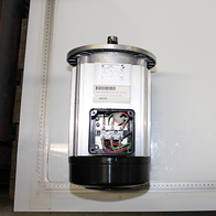 Scheppach-Motor mit integriertem Schutzgehäuse und Anschlussklemmen