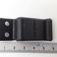 Scheppach-Anschraubwinkel mit Markierung und Bohrungen für präzise Montage