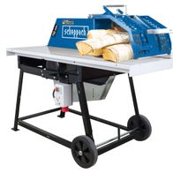 Rolltischkreissäge KE D700 von Scheppach, gezeigt von der Seite. Die Säge hat ein 700 mm großes Sägeblatt und eine Schnitthöhe von 230 mm. Der Tisch ist 1400 x 860 mm groß.