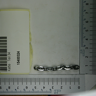 Ein Scheppach-Werkzeug mit der Artikelnummer 15400324. Das Werkzeug ist an einer Kette befestigt und liegt auf einem Lineal zur Größenveranschaulichung.