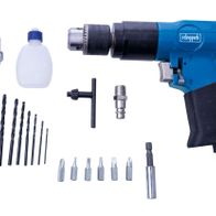 Scheppach Zubehör-Set Druckluftbohrer mit verschiedenen Bohreraufsätzen und Zubehörteilen. Gezeigt von der Seite.