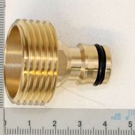 Ein goldener Gewindestutzen mit schwarzem O-Ring, etwa 4 cm lang, neben einem Lineal zur Größenveranschaulichung.