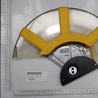 Scheppach-Schutzhaube mit gelben Haltegriffen und schwarzem Abdeckteil für Werkzeugset