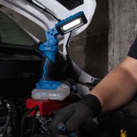 Arbeitsleuchte mit drehbarer und schwenkbarer Halterung für Scheppach C-WL20-X, Akku inklusive Montagearmatur