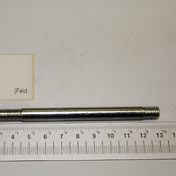 Gewindestift RD 8x130 von Scheppach. Der Stift liegt auf einem Lineal und ist von der Seite zu sehen. Die Artikelnummer ist 62470043.